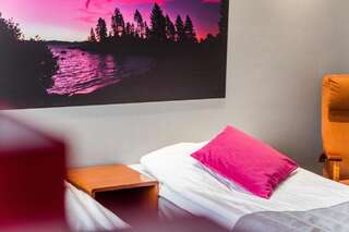 Отель Hotel Amado Пори Стандартный двухместный номер с 2 отдельными кроватями-7