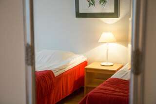 Отель Hotel Amado Пори Стандартный двухместный номер с 2 отдельными кроватями-11